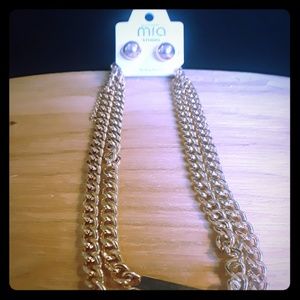 Earring and necklace set